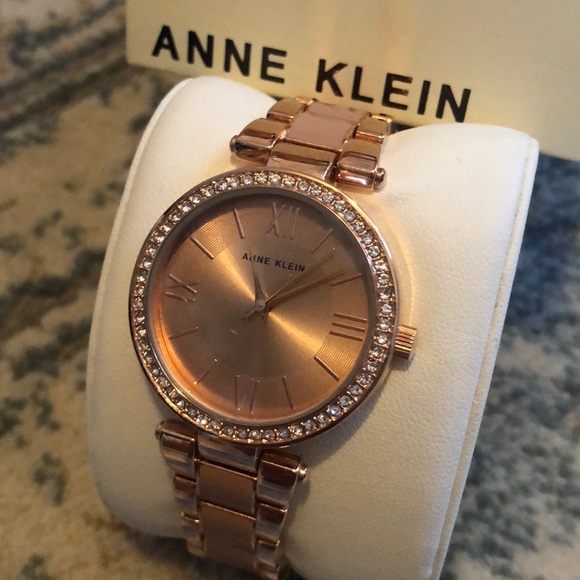 Beautiful Rose gold Anne Klein watch - Picture 2 of 7